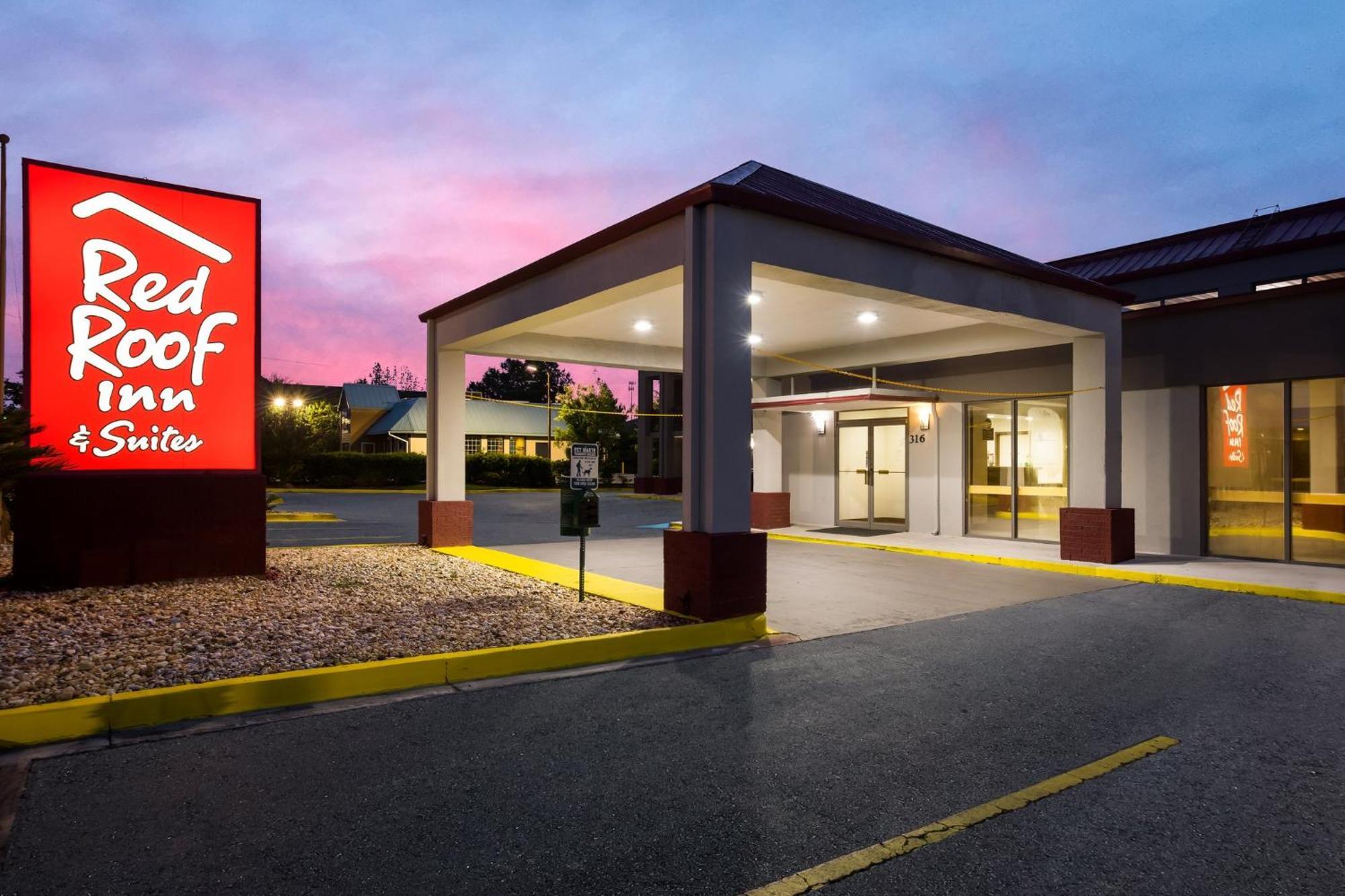 Red Roof Inn & Suites Statesboro - University Exterior photo